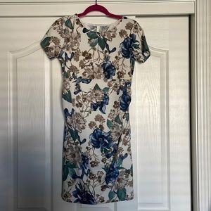 Short sleeve floral dress